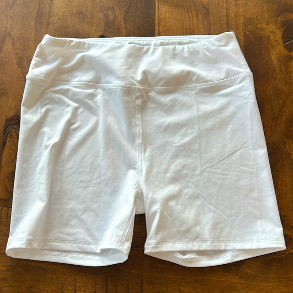 Tommy Bahama Golf Shorts Bundle S Black & White | Stretch Spandex Activewear - Picture 4 of 8